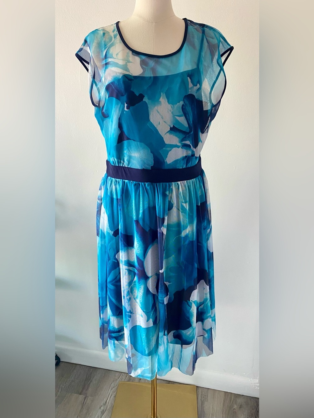 Dress Barn Floral Mesh Pull Over Dress With Attached slip Women's Size 14